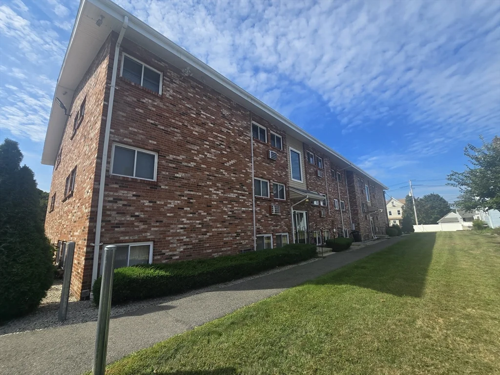2 bed, 1 bath apartment for rent at 720 Main St Unit 4, Weymouth — photo 17 of 18