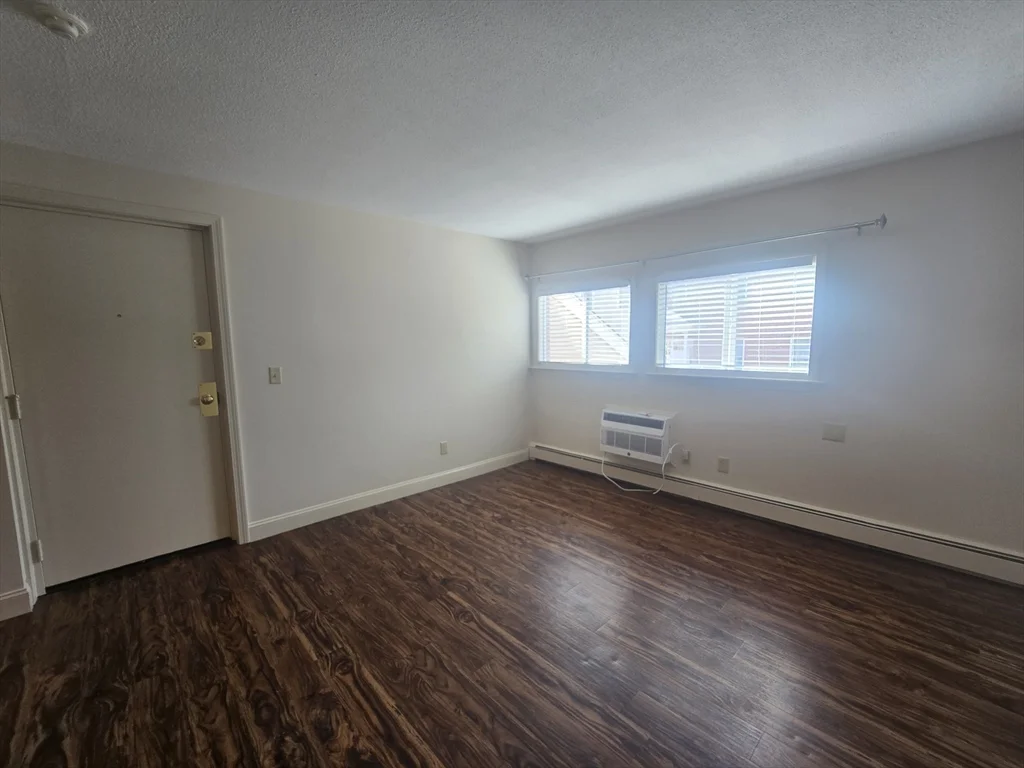 2 bed, 1 bath apartment for rent at 720 Main St Unit 4, Weymouth — photo 4 of 18