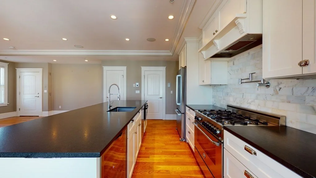 2 bed, 2 bath apartment for rent at 721 E 6th St Unit 4, South Boston — photo 6 of 23