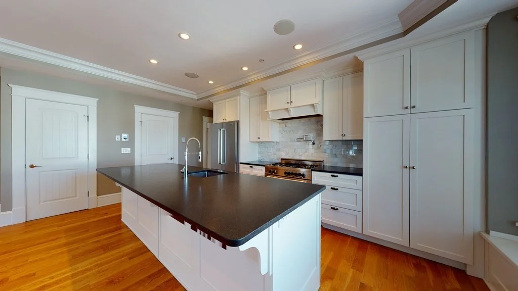2 bed, 2 bath apartment for rent at 721 E 6th St Unit 4, South Boston — photo 1 of 23