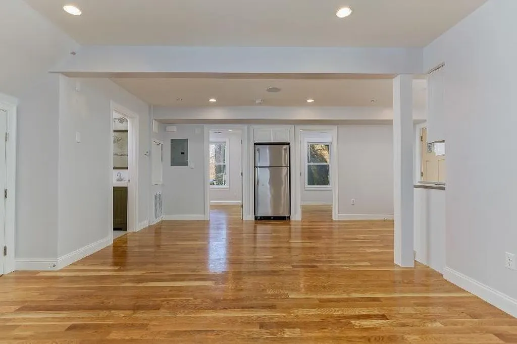 4 bed, 1 bath apartment for rent at 721 Parker St Unit 4, Mission Hill — photo 4 of 7