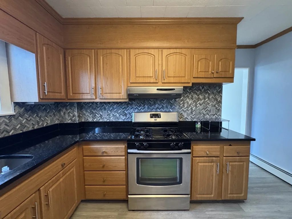 5 bed, 2 bath apartment for rent at 722 Adams St Unit 2, Dorchester — photo 3 of 32