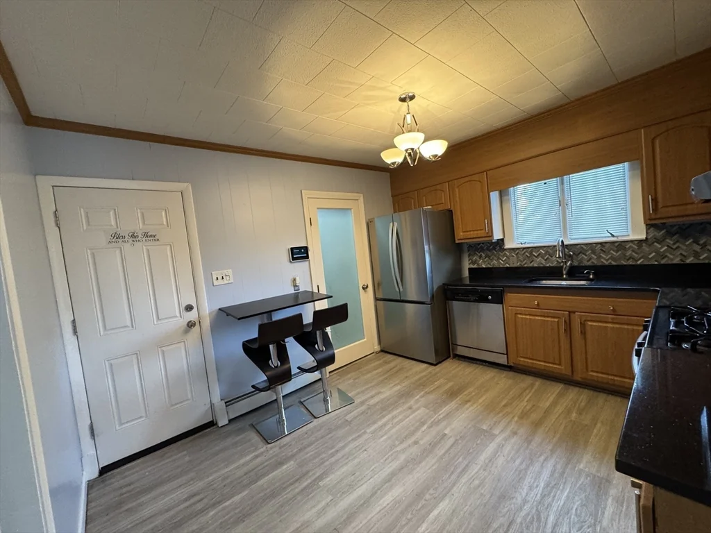 5 bed, 2 bath apartment for rent at 722 Adams St Unit 2, Dorchester — photo 4 of 32