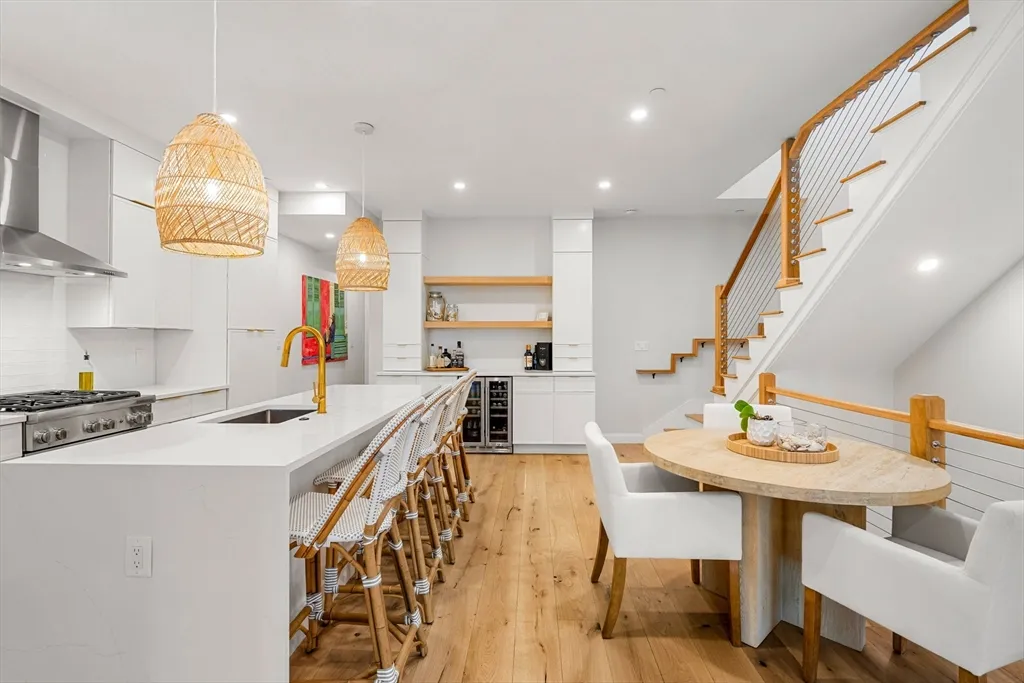 3 bed, 4+ bath apartment for rent at 722 East 5th St Unit 1, South Boston — photo 10 of 42