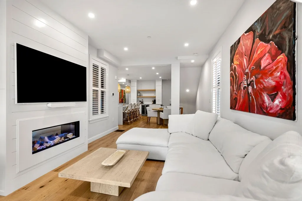 3 bed, 4+ bath apartment for rent at 722 East 5th St Unit 1, South Boston — photo 15 of 42