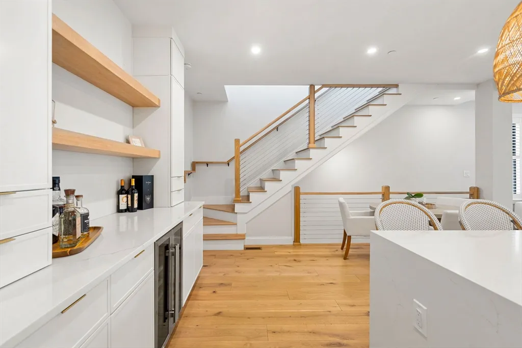 3 bed, 4+ bath apartment for rent at 722 East 5th St Unit 1, South Boston — photo 7 of 42