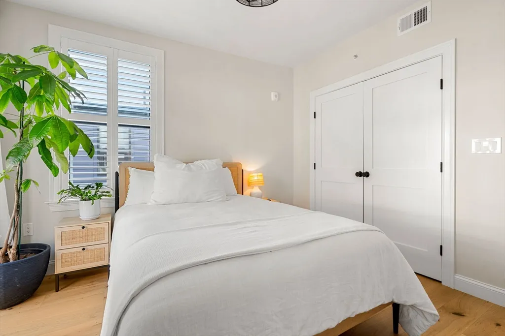 3 bed, 4+ bath apartment for rent at 722 East 5th St Unit 1, South Boston — photo 38 of 42