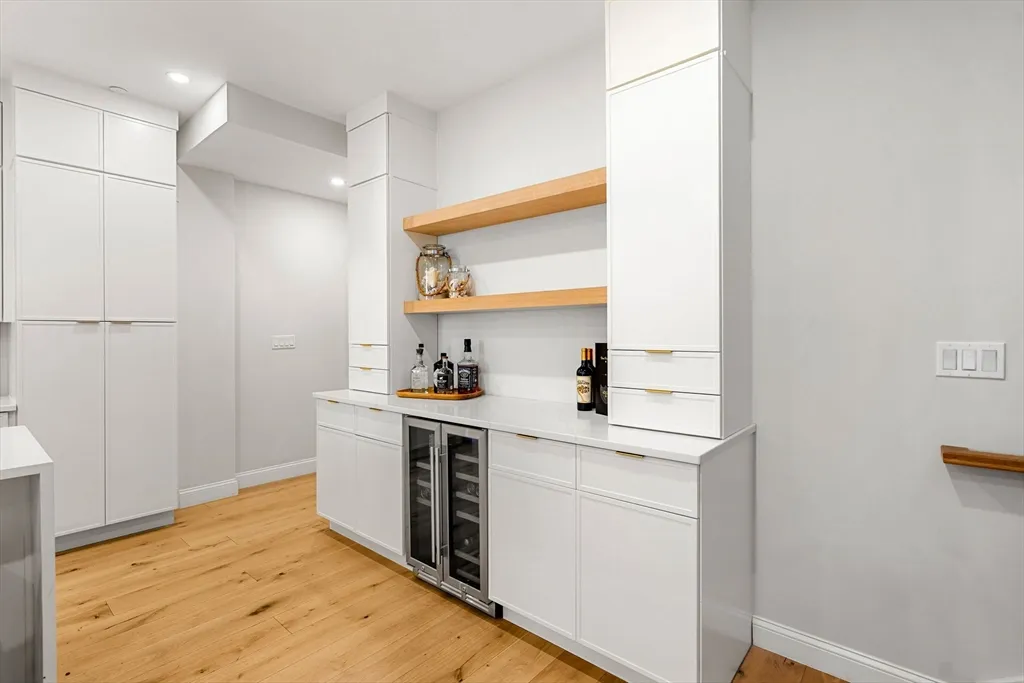 3 bed, 4+ bath apartment for rent at 722 East 5th St Unit 1, South Boston — photo 11 of 42