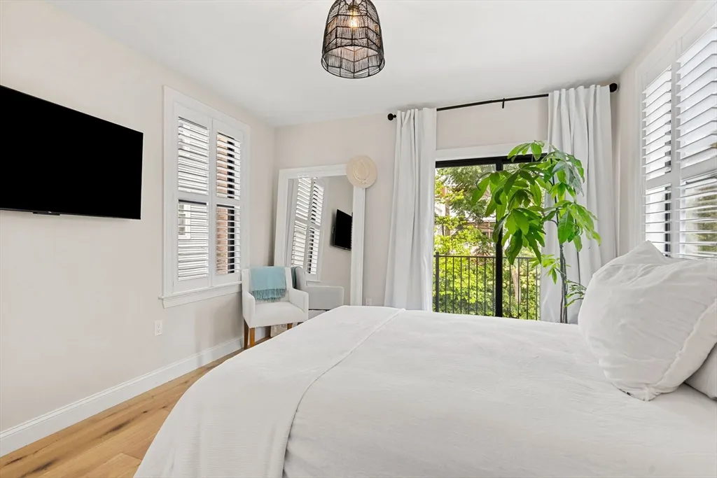 3 bed, 4+ bath apartment for rent at 722 East 5th St Unit 1, South Boston — photo 39 of 42