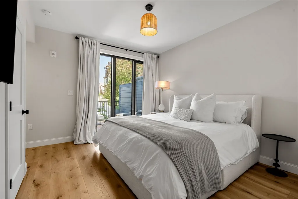 3 bed, 4+ bath apartment for rent at 722 East 5th St Unit 1, South Boston — photo 33 of 42