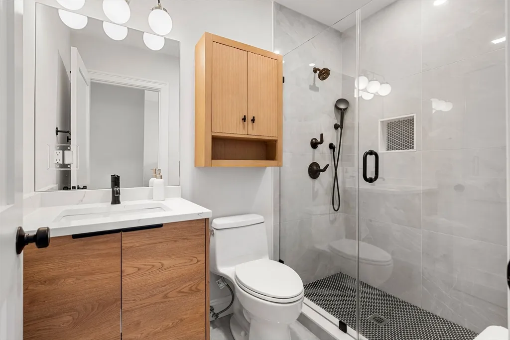 3 bed, 4+ bath apartment for rent at 722 East 5th St Unit 1, South Boston — photo 35 of 42