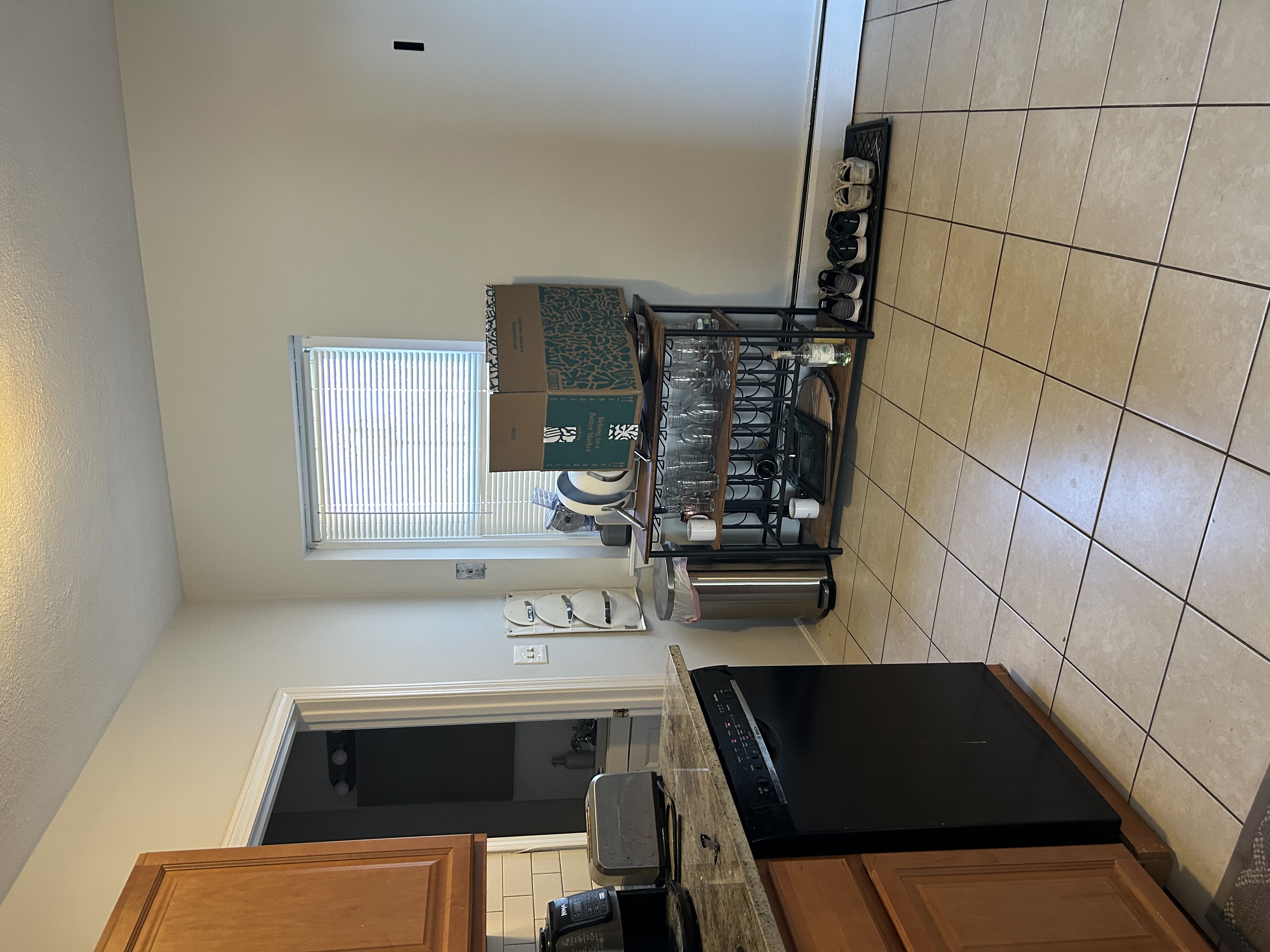 1 bed, 1 bath apartment for rent at 722 6th St Unit 3L, South Boston — photo 2 of 12