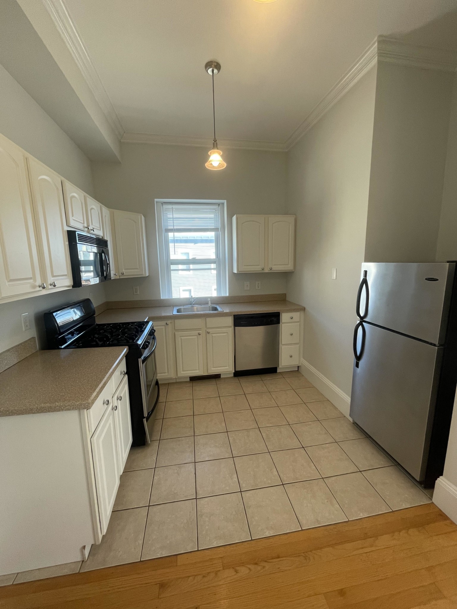 1 bed, 1 bath apartment for rent at 722 6th St Unit 3R, South Boston — photo 13 of 28
