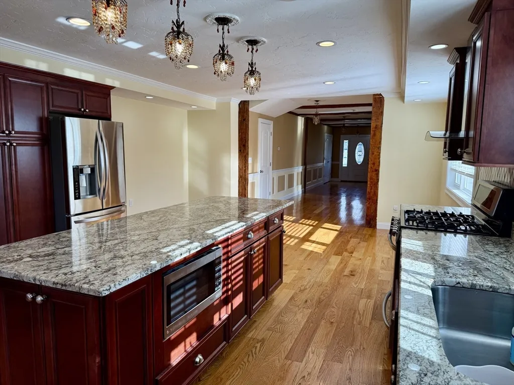 3 bed, 2 bath apartment for rent at 722 Lowell St Unit A, Peabody — photo 15 of 40