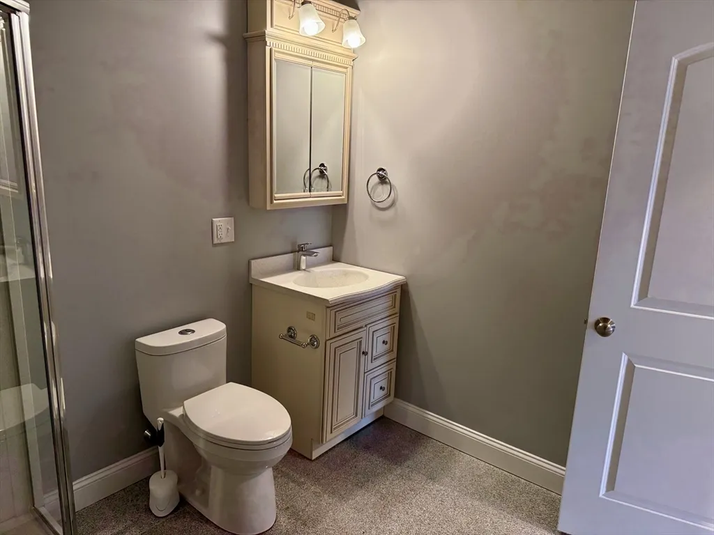 3 bed, 2 bath apartment for rent at 722 Lowell St Unit A, Peabody — photo 25 of 40