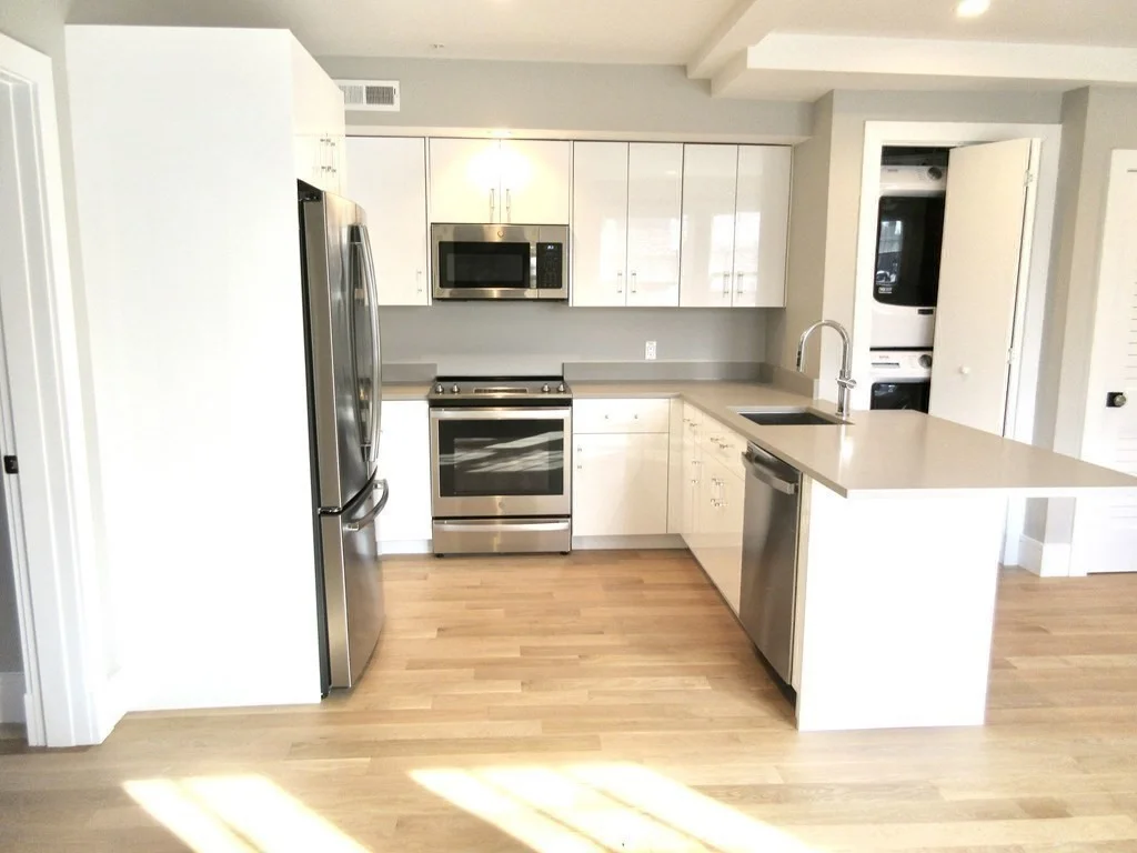 2 bed, 1 bath apartment for rent at 723 Centre St Unit 2, Jamaica Plain — photo 3 of 11