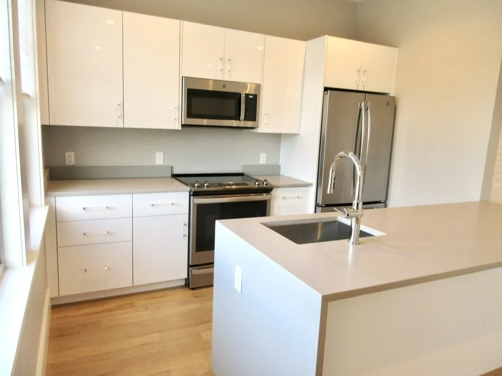 1 bed, 1 bath apartment for rent at 723 Centre St Unit 4, Jamaica Plain — photo 3 of 12