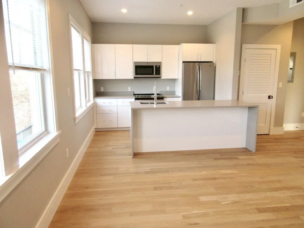 1 bed, 1 bath apartment for rent at 723 Centre St Unit 4, Jamaica Plain — photo 2 of 12