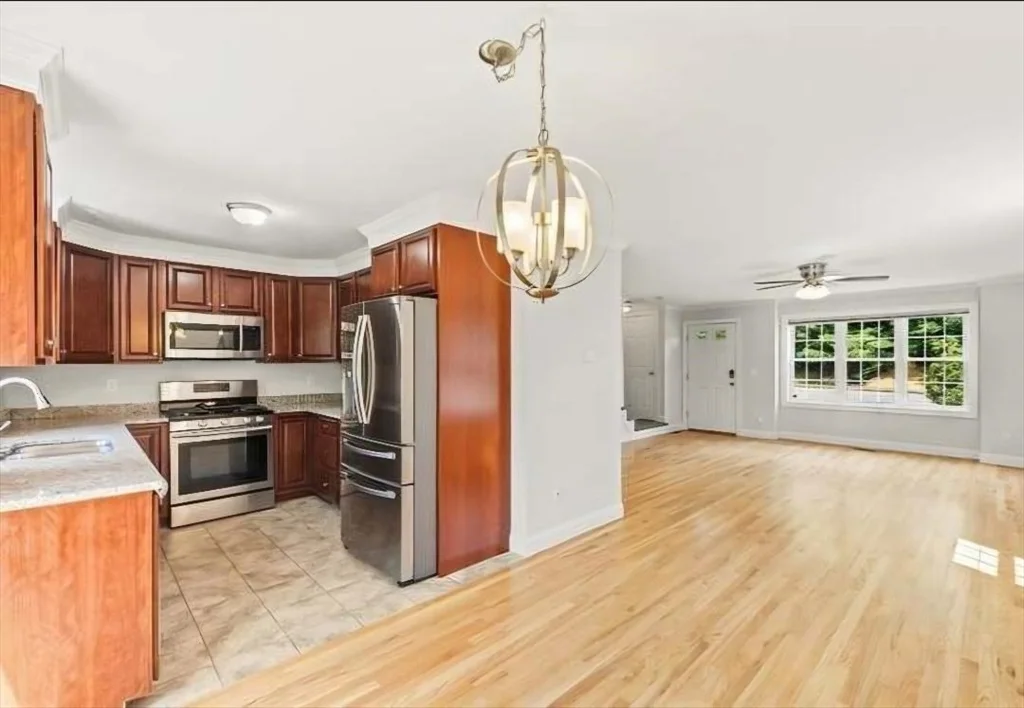 3 bed, 1 bath apartment for rent at 723 County St Unit 723, Attleboro — photo 11 of 21