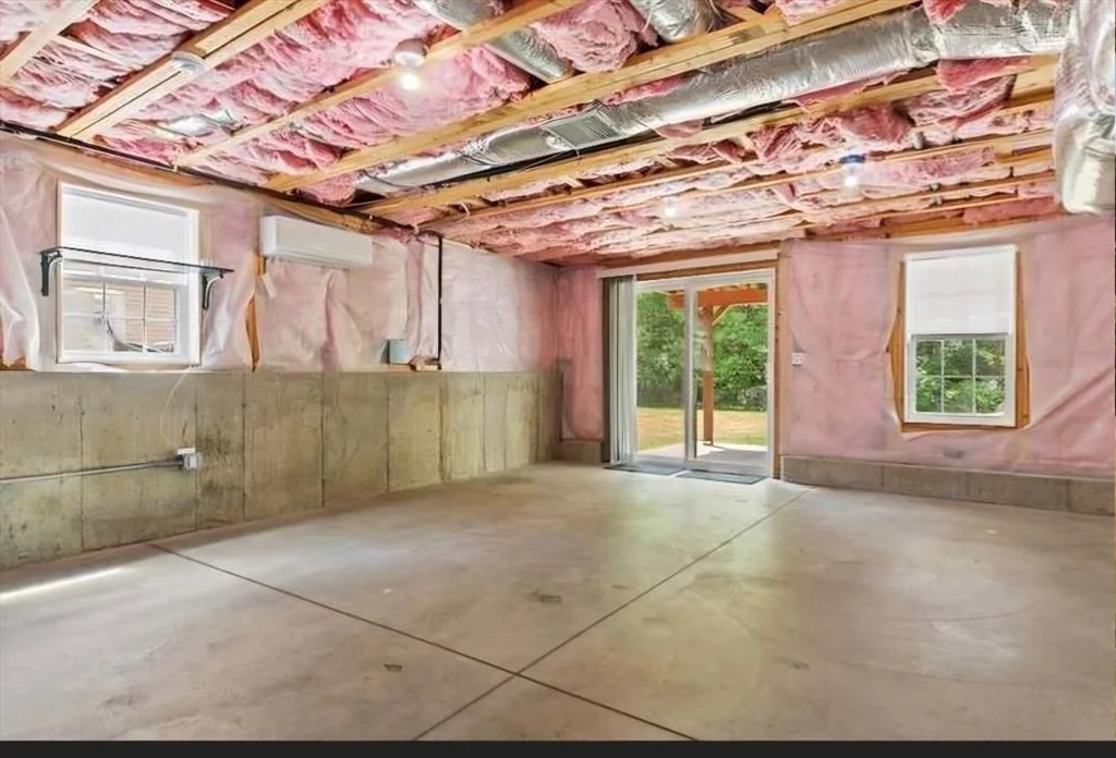 3 bed, 1 bath apartment for rent at 723 County St Unit 723, Attleboro — photo 19 of 21
