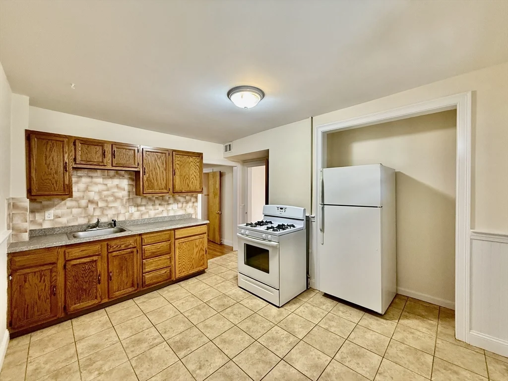 2 bed, 1 bath apartment for rent at 724 Cambridge St Unit 2, Kendall Square — photo 15 of 21