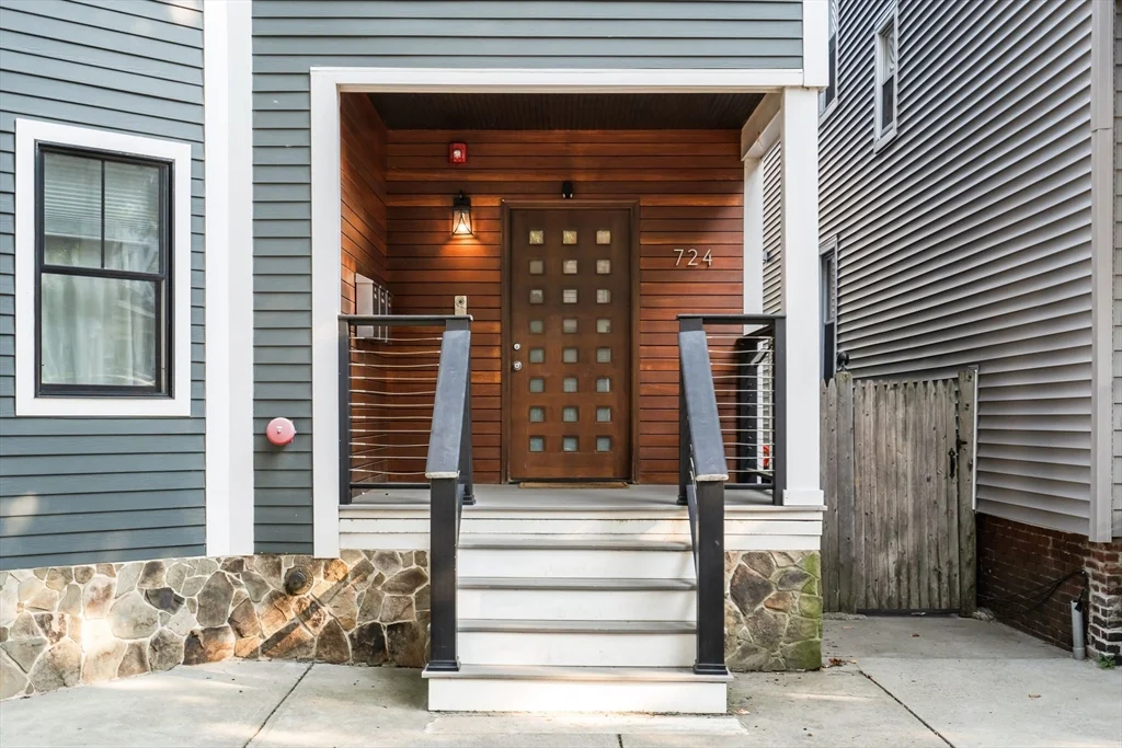 3 bed, 2 bath apartment for rent at 724 East 2nd St Unit 2, South Boston — photo 6 of 31