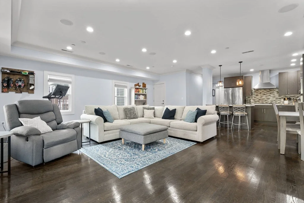 3 bed, 2 bath apartment for rent at 724 East 2nd St Unit 2, South Boston — photo 12 of 31