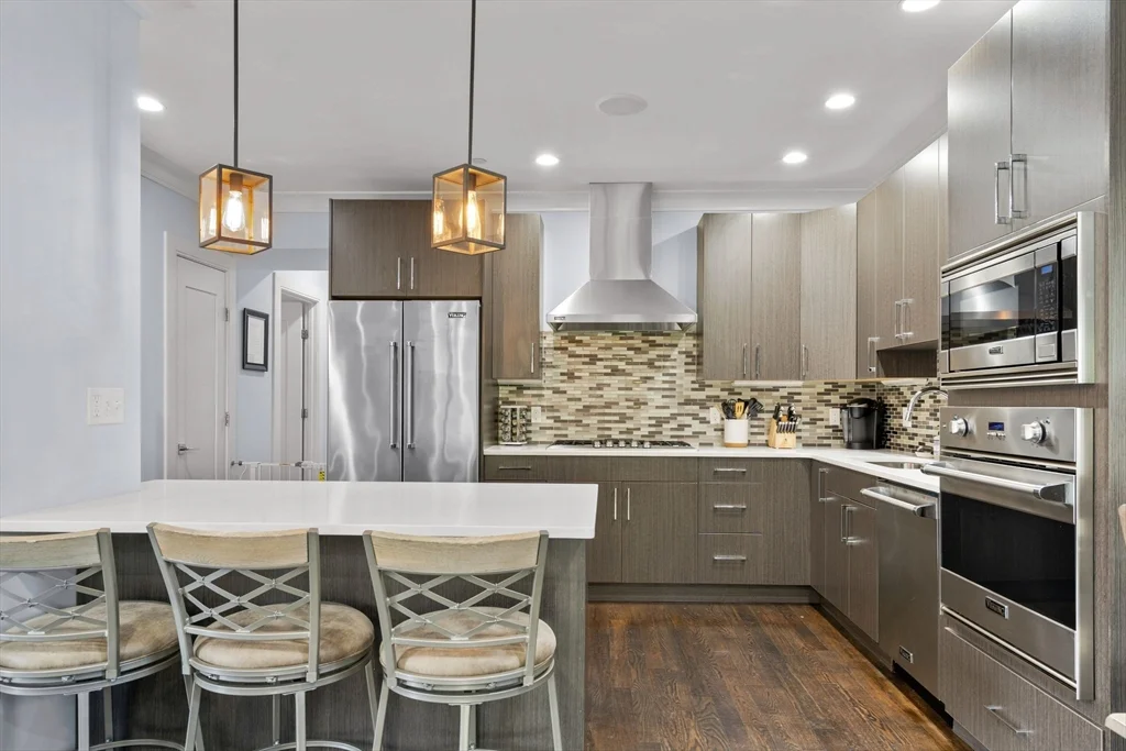 3 bed, 2 bath apartment for rent at 724 East 2nd St Unit 2, South Boston — photo 16 of 31