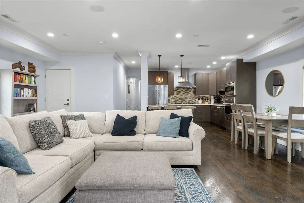 3 bed, 2 bath apartment for rent at 724 East 2nd St Unit 2, South Boston — photo 11 of 31