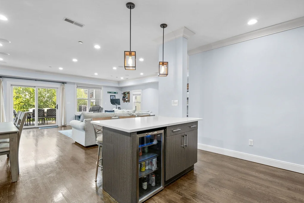 3 bed, 2 bath apartment for rent at 724 East 2nd St Unit 2, South Boston — photo 17 of 31