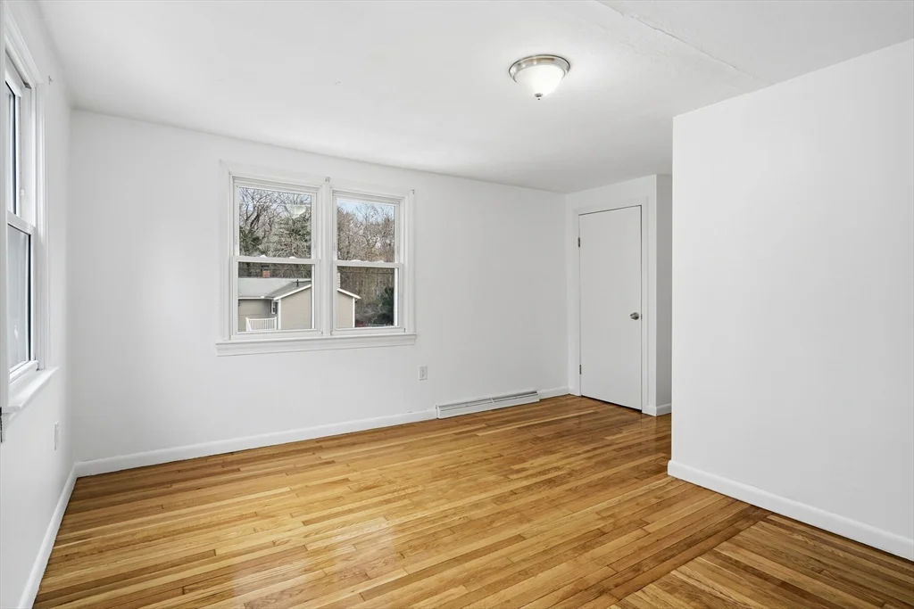 4 bed, 2 bath apartment for rent at 724 Linwood St Unit 724, Abington — photo 13 of 23