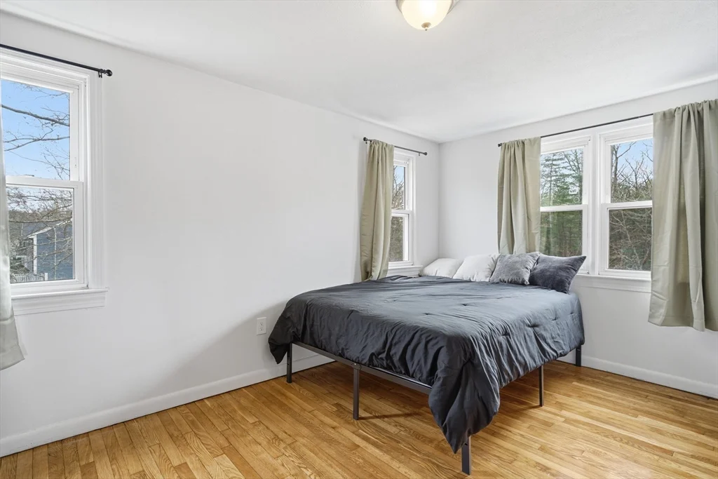 4 bed, 2 bath apartment for rent at 724 Linwood St Unit 724, Abington — photo 10 of 23