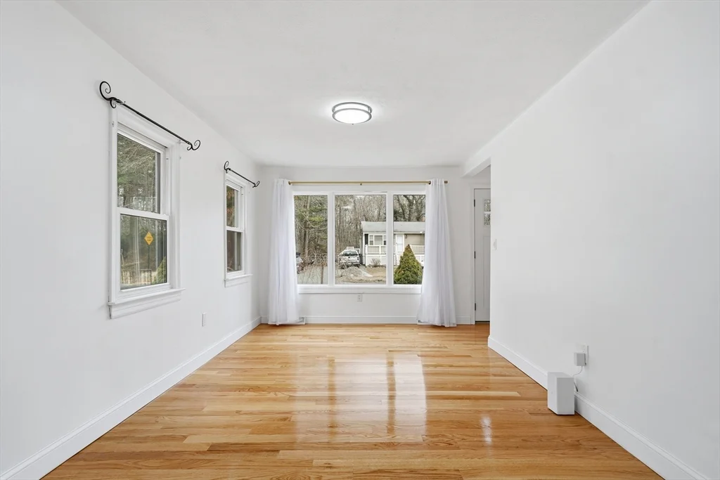 4 bed, 2 bath apartment for rent at 724 Linwood St Unit 724, Abington — photo 15 of 23