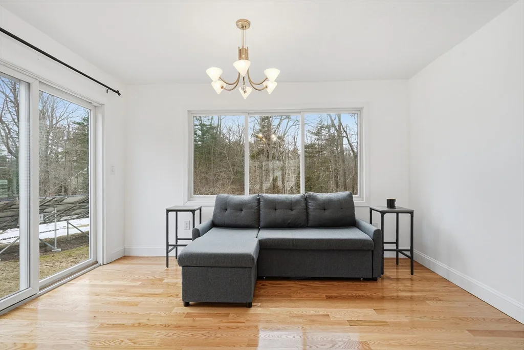 4 bed, 2 bath apartment for rent at 724 Linwood St Unit 724, Abington — photo 5 of 23
