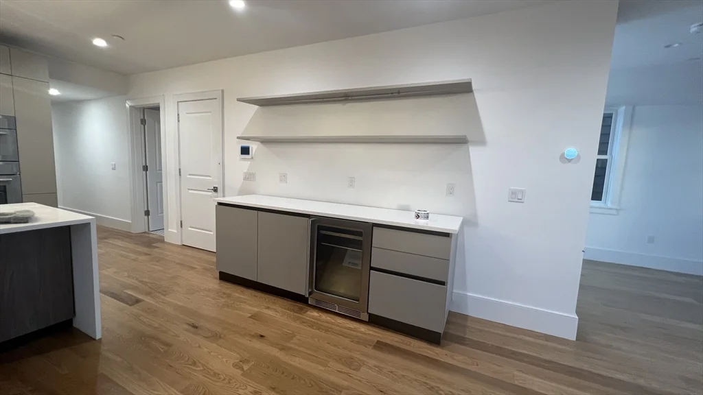 3 bed, 3 bath apartment for rent at 726 East 8th St Unit 3, South Boston — photo 2 of 16