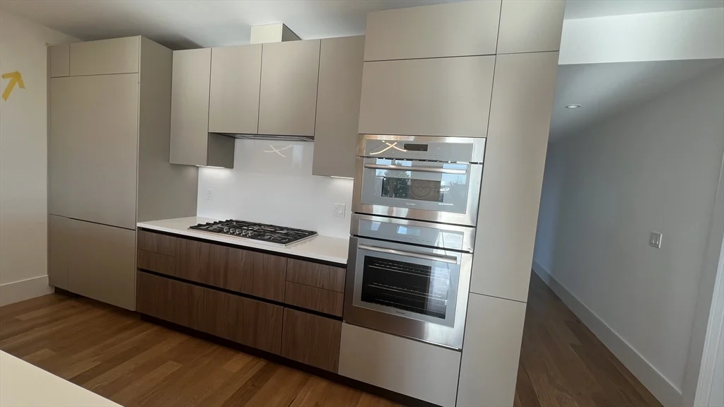 3 bed, 3 bath apartment for rent at 726 East 8th St Unit 3, South Boston — photo 9 of 16