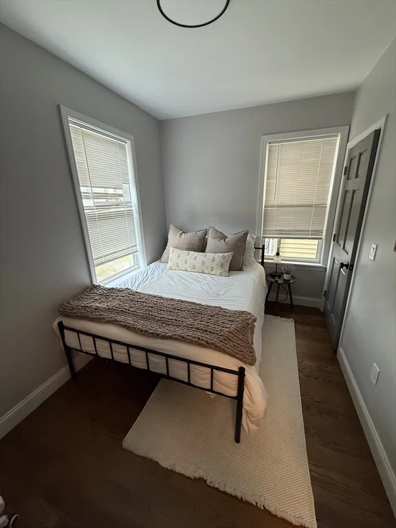 5 bed, 2 bath apartment for rent at 726 East 2nd Unit 2, South Boston — photo 5 of 16