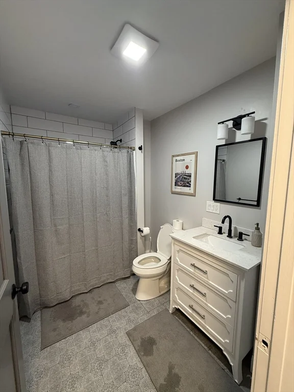 5 bed, 2 bath apartment for rent at 726 East 2nd Unit 2, South Boston — photo 10 of 16