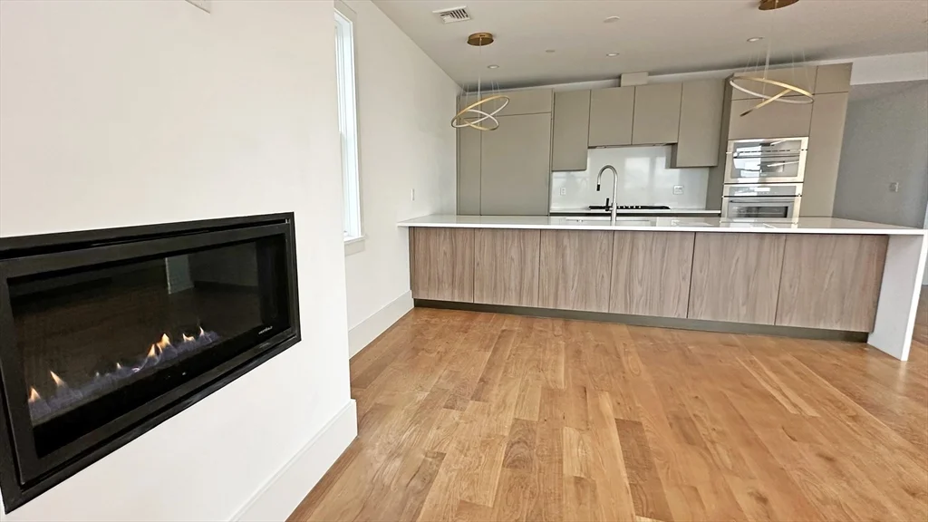 3 bed, 3.5 bath apartment for rent at 726 East 8th St Unit 3, South Boston — photo 5 of 24