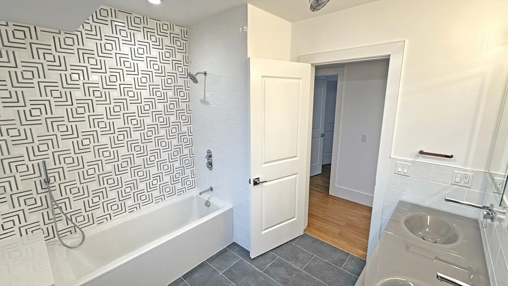 3 bed, 3.5 bath apartment for rent at 726 East 8th St Unit 3, South Boston — photo 11 of 24