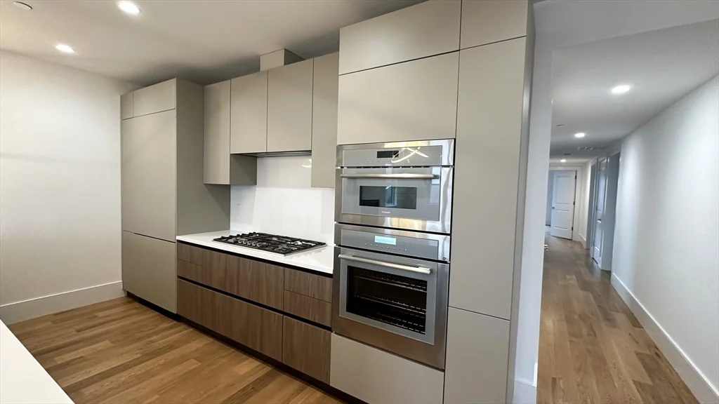 3 bed, 3.5 bath apartment for rent at 726 East 8th St Unit 3, South Boston — photo 3 of 24