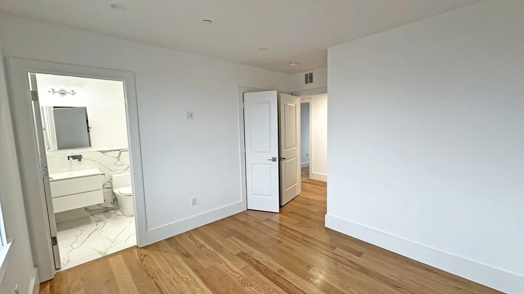 3 bed, 3.5 bath apartment for rent at 726 East 8th St Unit 3, South Boston — photo 9 of 24