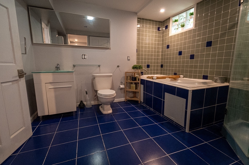 1 bed, 1 bath apartment for rent at 726 Metropolitan Ave Unit 4, Hyde Park — photo 8 of 18