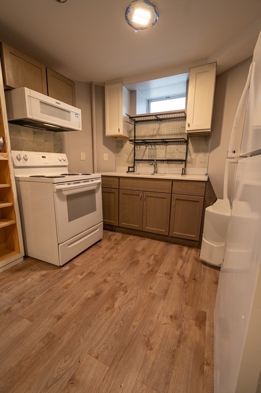 1 bed, 1 bath apartment for rent at 726 Metropolitan Ave Unit 4, Hyde Park — photo 6 of 18