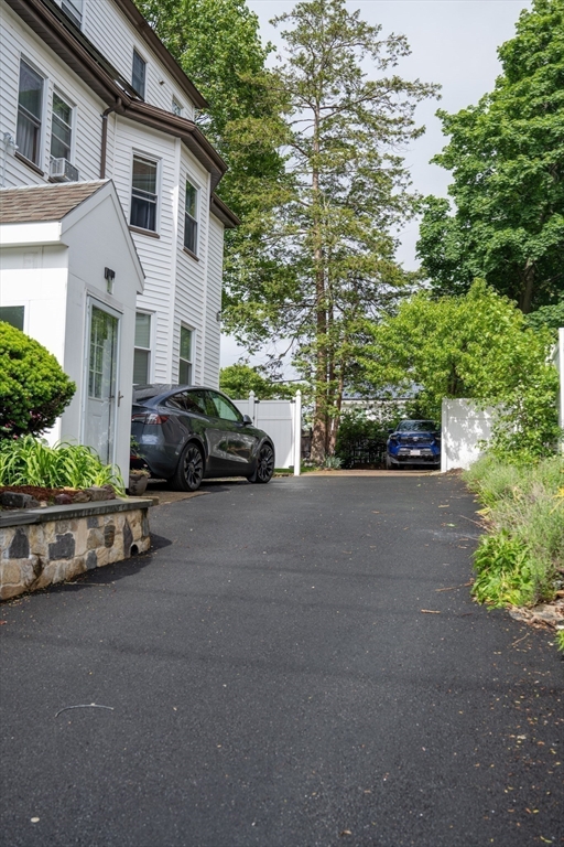 1 bed, 1 bath apartment for rent at 726 Metropolitan Ave Unit 4, Hyde Park — photo 16 of 18
