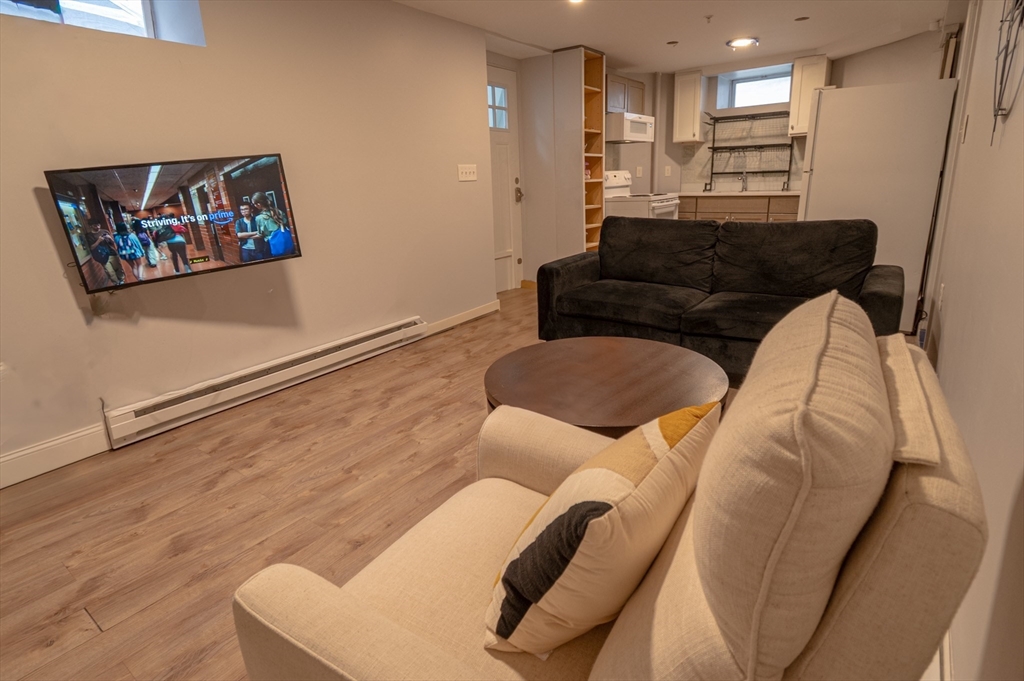1 bed, 1 bath apartment for rent at 726 Metropolitan Ave Unit 4, Hyde Park — photo 3 of 18