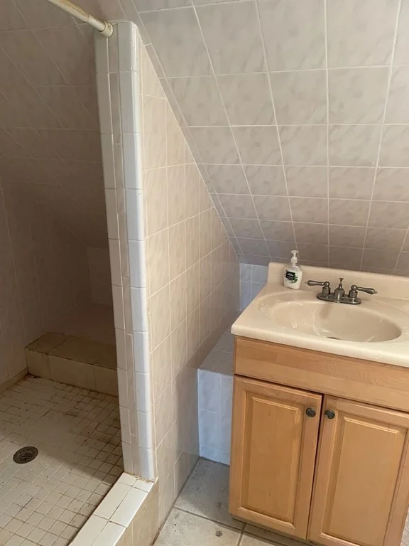 5 bed, 2 bath apartment for rent at 727 Bennington St Unit 2, East Boston — photo 21 of 21