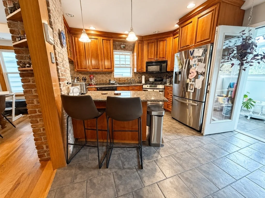 2 bed, 1 bath apartment for rent at 727 East 3rd St Unit 1, South Boston — photo 4 of 21
