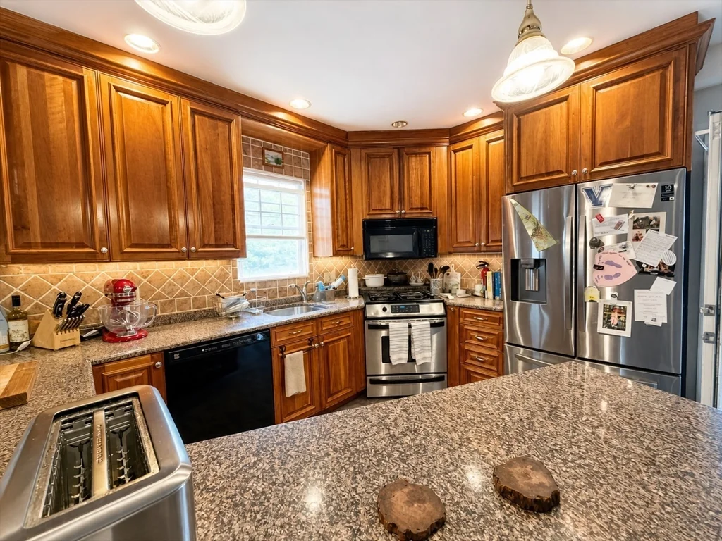 2 bed, 1 bath apartment for rent at 727 East 3rd St Unit 1, South Boston — photo 6 of 21
