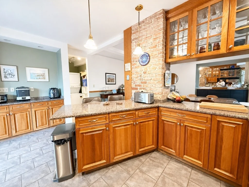 2 bed, 1 bath apartment for rent at 727 East 3rd St Unit 1, South Boston — photo 5 of 21